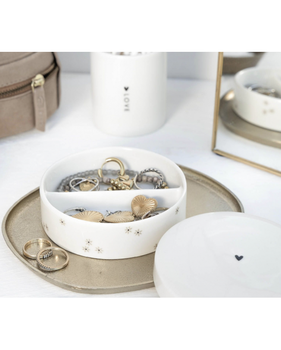 Petite boite à bijoux en porcelaine