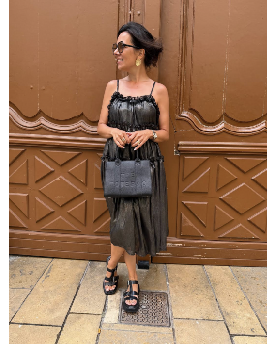 Robe noire à bretelles