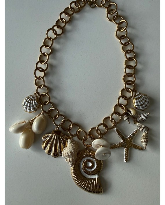 Collier à breloques coquillages