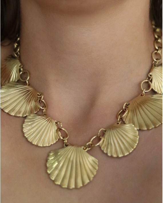 Collier coquillages dorés
